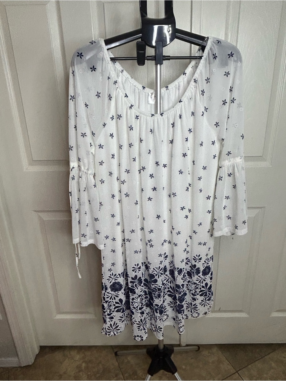 Siren Lily White Tunic with Navy Floral Border NWT